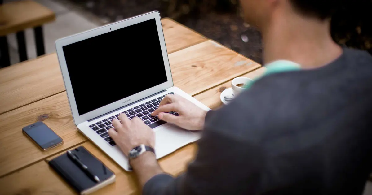 Artificial Intelligence in Software Development: Beginner’s Guide